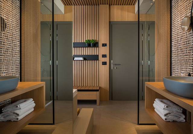 Deluxe Ocean View Suite